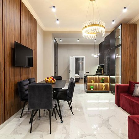 Apartament Leogrand Vip On Svobody Avenue 43 Lwów Zewnętrze zdjęcie