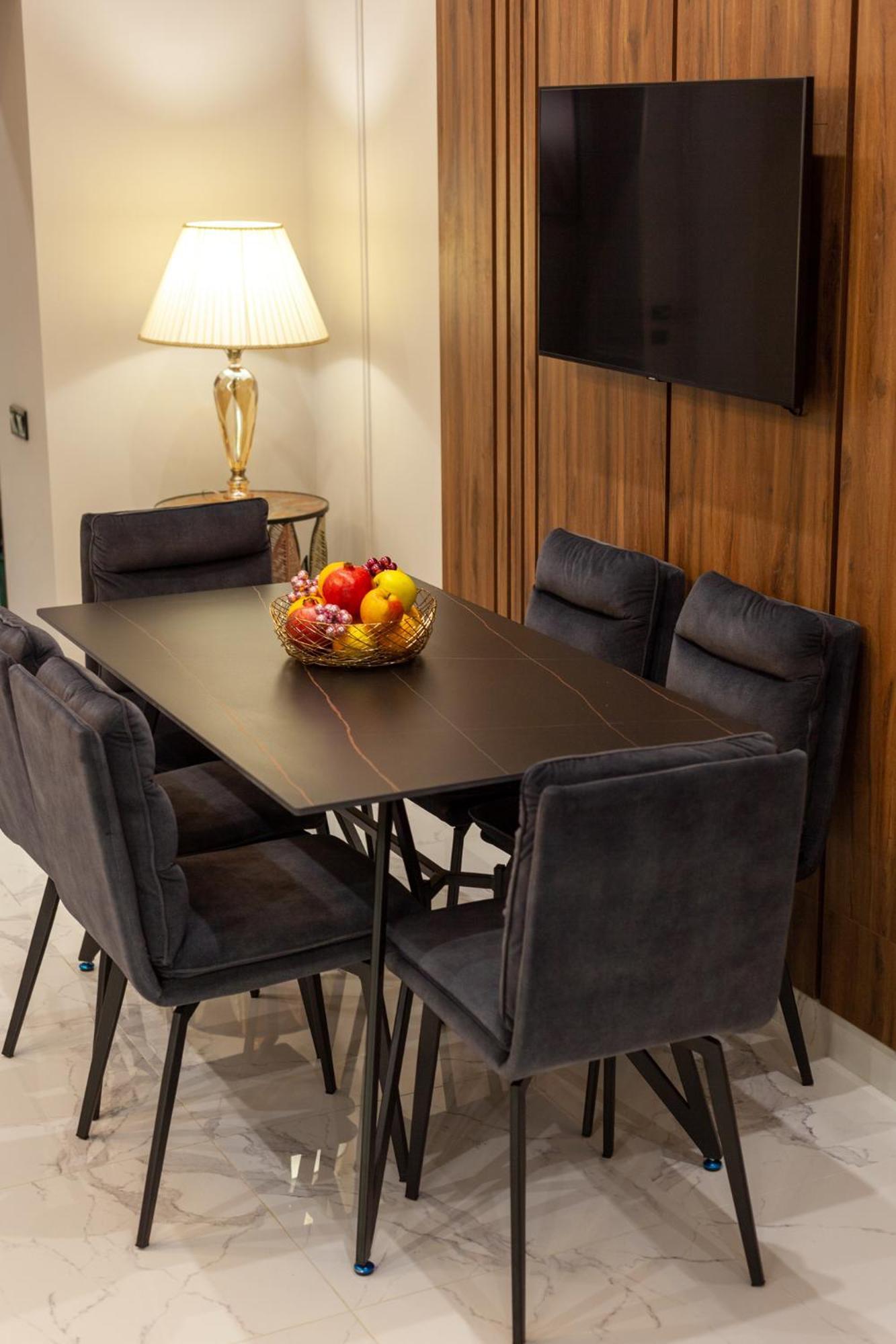 Apartament Leogrand Vip On Svobody Avenue 43 Lwów Zewnętrze zdjęcie
