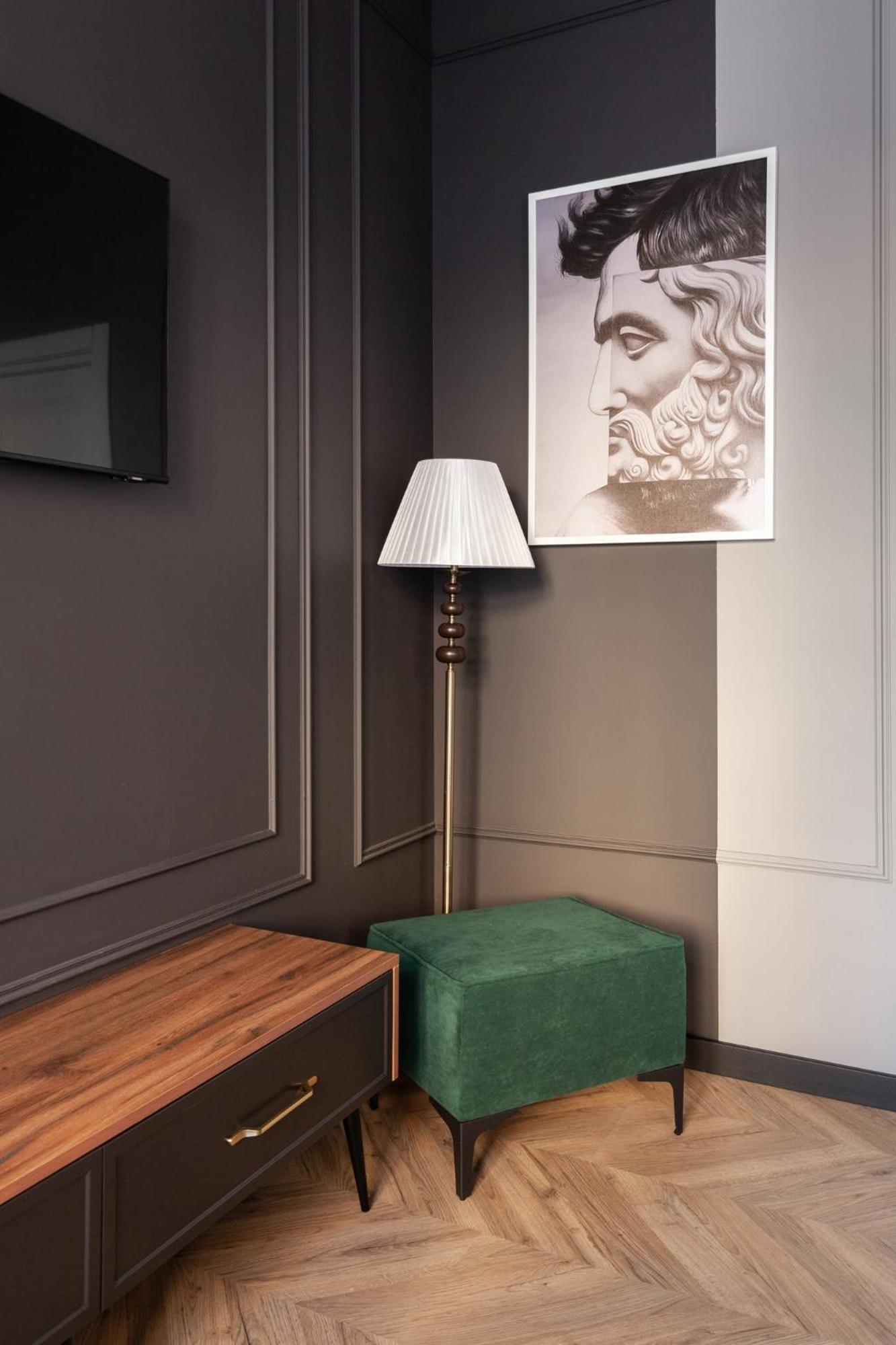 Apartament Leogrand Vip On Svobody Avenue 43 Lwów Zewnętrze zdjęcie