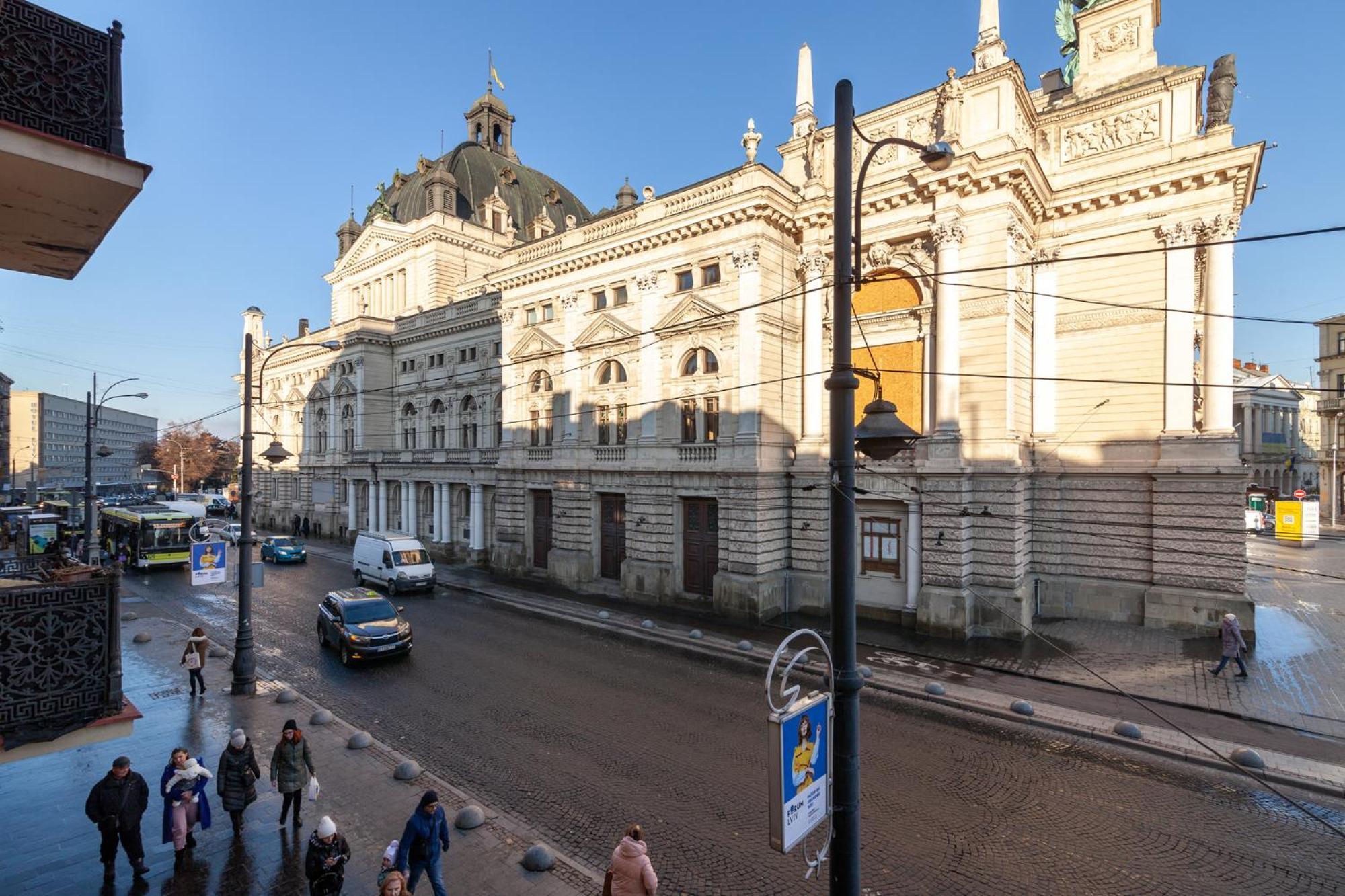 Apartament Leogrand Vip On Svobody Avenue 43 Lwów Zewnętrze zdjęcie